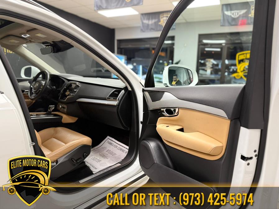 2016 Volvo XC90 AWD 4dr T6 Momentum photo