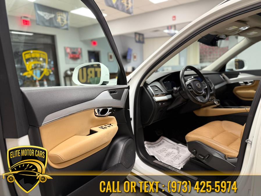 2016 Volvo XC90 AWD 4dr T6 Momentum photo