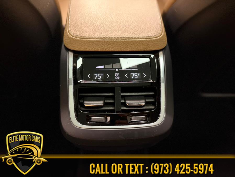2016 Volvo XC90 AWD 4dr T6 Momentum photo