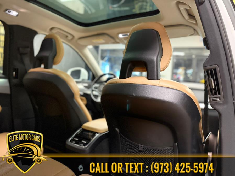 2016 Volvo XC90 AWD 4dr T6 Momentum photo
