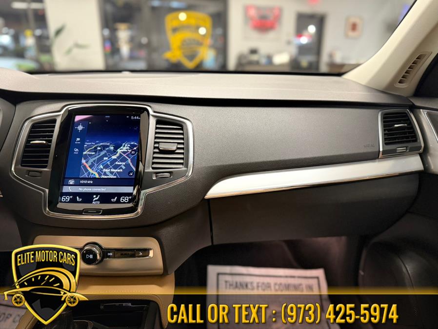 2016 Volvo XC90 AWD 4dr T6 Momentum photo