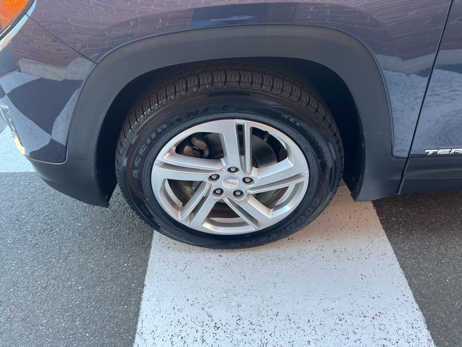 2018 GMC Terrain AWD 4dr SLE photo