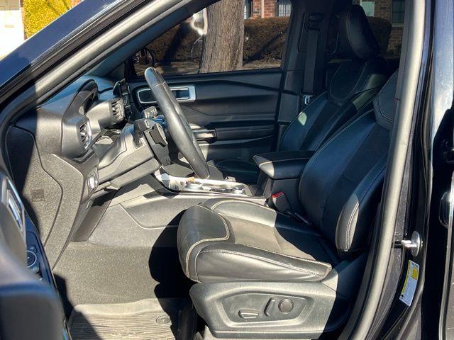 2021 Ford Explorer ST photo