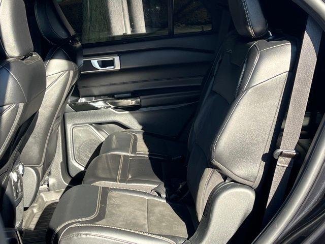 2021 Ford Explorer ST photo