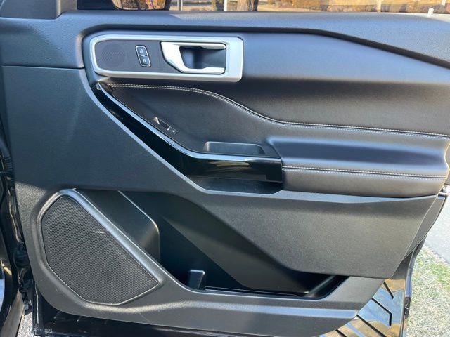 2021 Ford Explorer ST photo