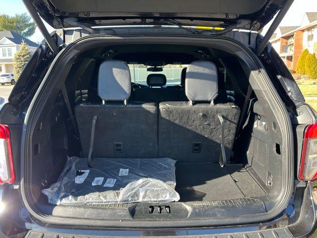 2021 Ford Explorer ST photo