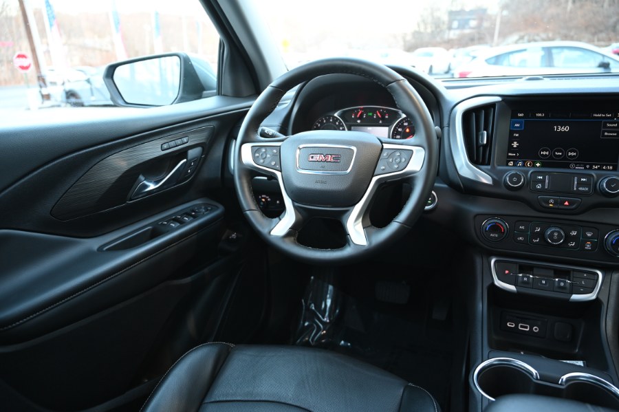 2024 GMC Terrain AWD 4dr SLT photo