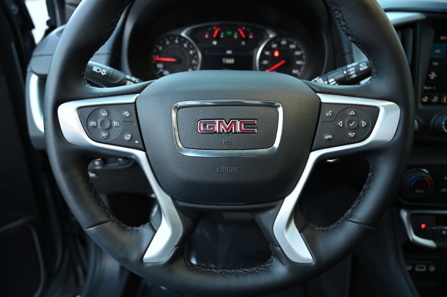 2024 GMC Terrain AWD 4dr SLT photo