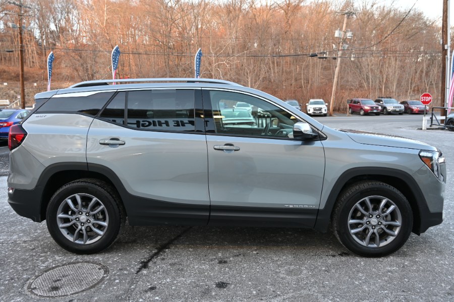 2024 GMC Terrain AWD 4dr SLT photo
