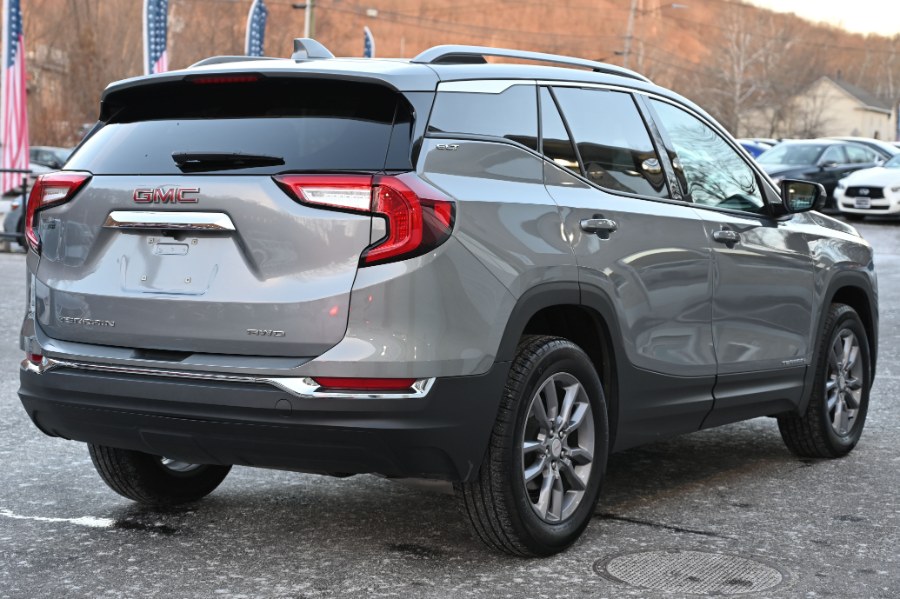 2024 GMC Terrain AWD 4dr SLT photo