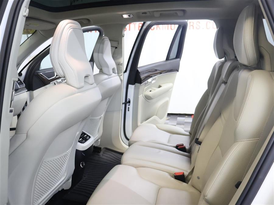 2019 Volvo XC90 T6 MOMENTUM photo