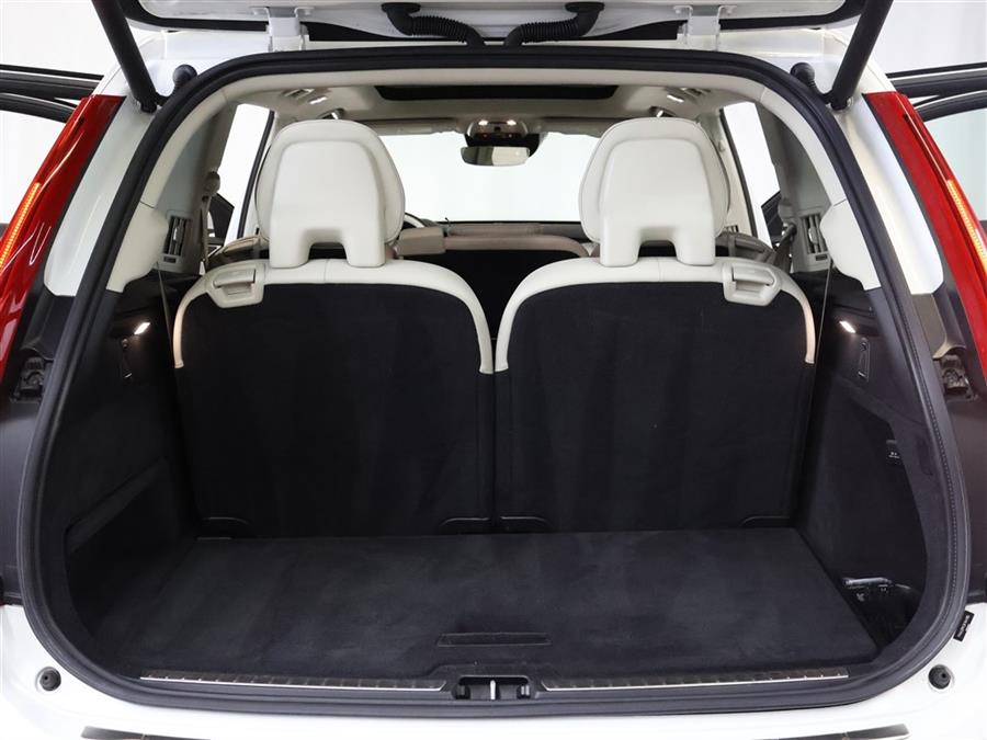 2019 Volvo XC90 T6 MOMENTUM photo
