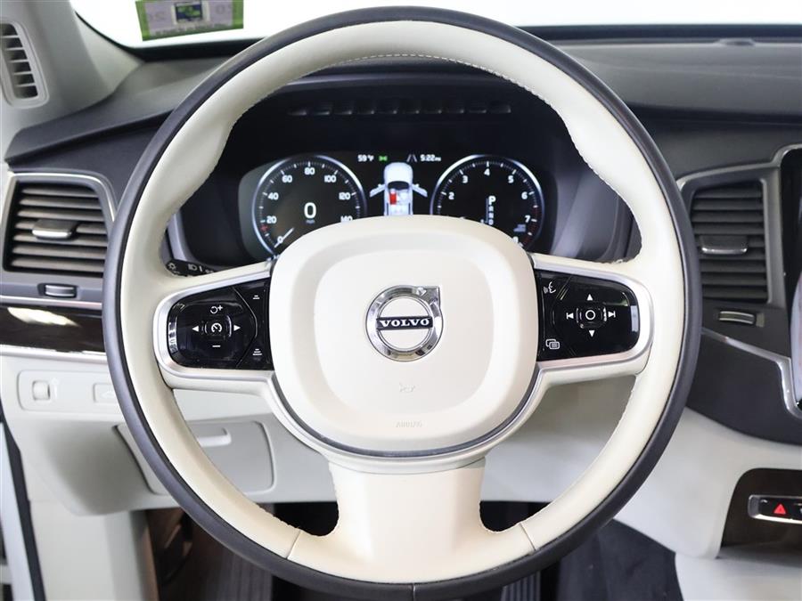 2019 Volvo XC90 T6 MOMENTUM photo