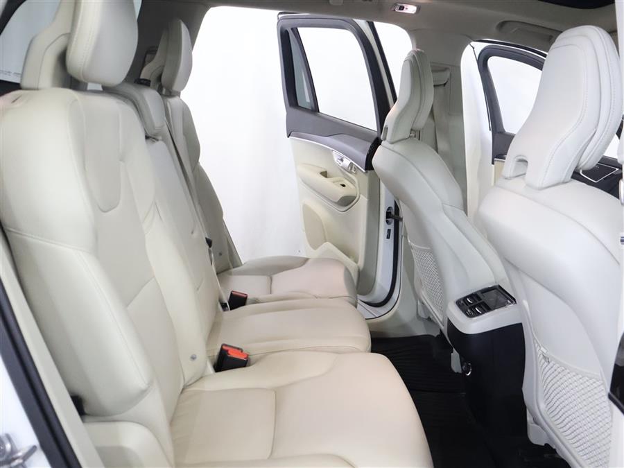 2019 Volvo XC90 T6 MOMENTUM photo
