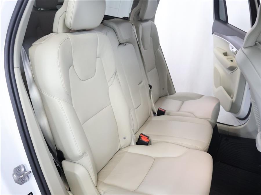 2019 Volvo XC90 T6 MOMENTUM photo