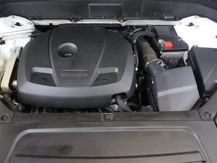 2019 Volvo XC90 T6 MOMENTUM photo