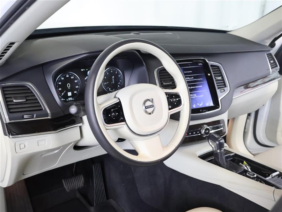 2019 Volvo XC90 T6 MOMENTUM photo