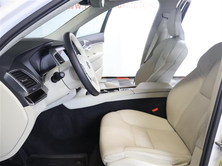 2019 Volvo XC90 T6 MOMENTUM photo