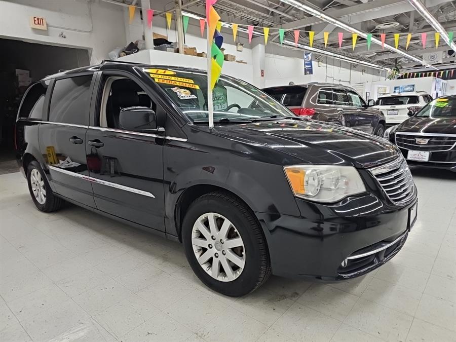 2014 Chrysler Town & Country Touring photo
