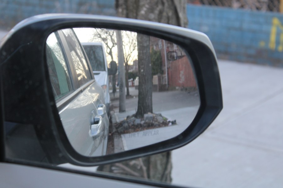 2024 Toyota Sienna LE FWD 8-Passenger (Natl) photo