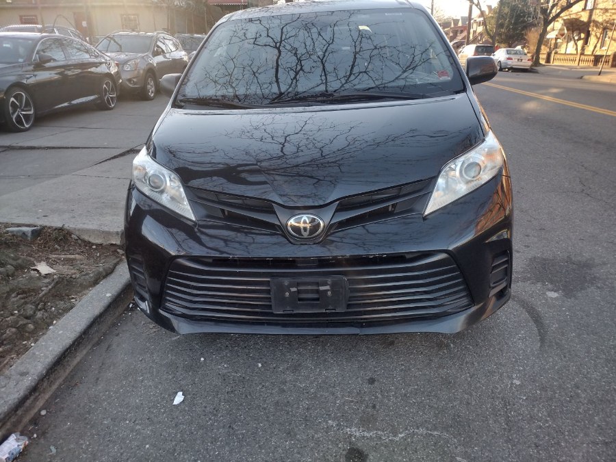 2020 Toyota Sienna L FWD 7-Passenger (Natl) photo