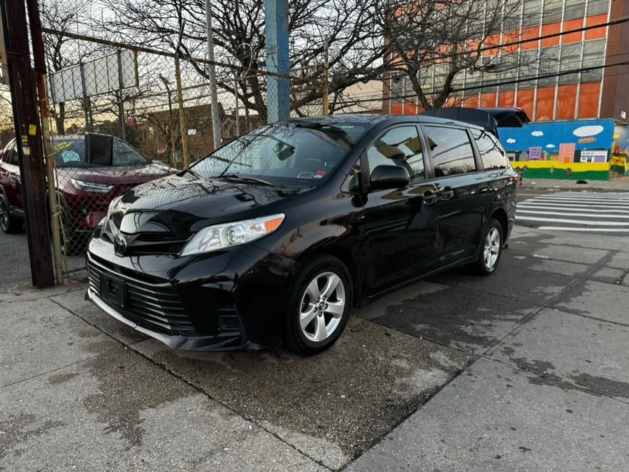 2020 Toyota Sienna L FWD 7-Passenger (Natl) photo