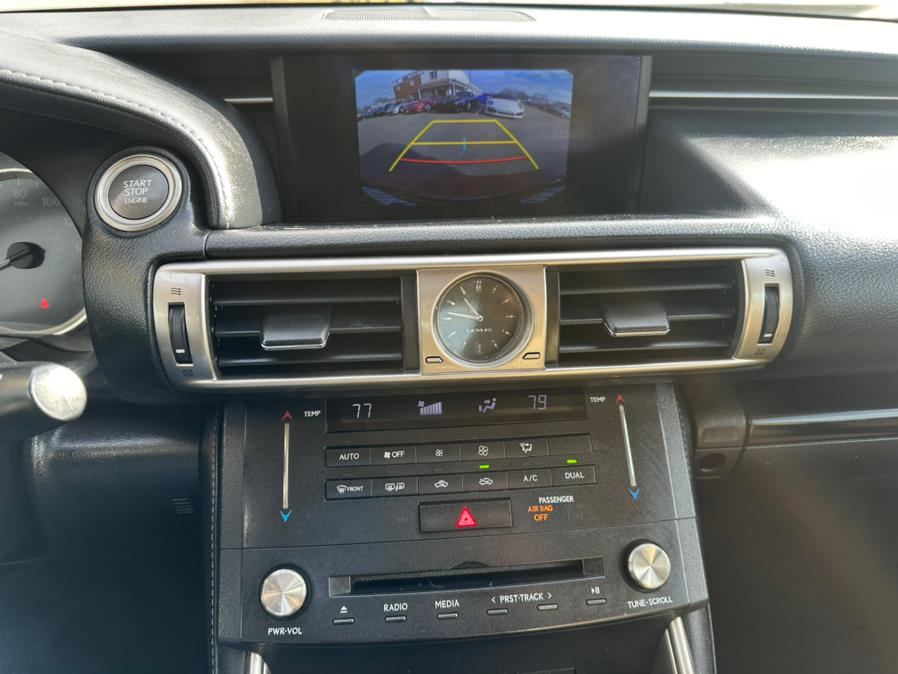 2016 Lexus IS 300 photo