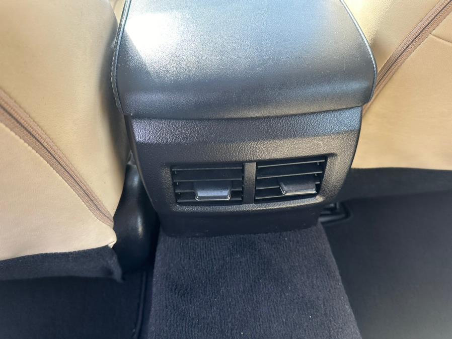 2016 Lexus IS 300 photo