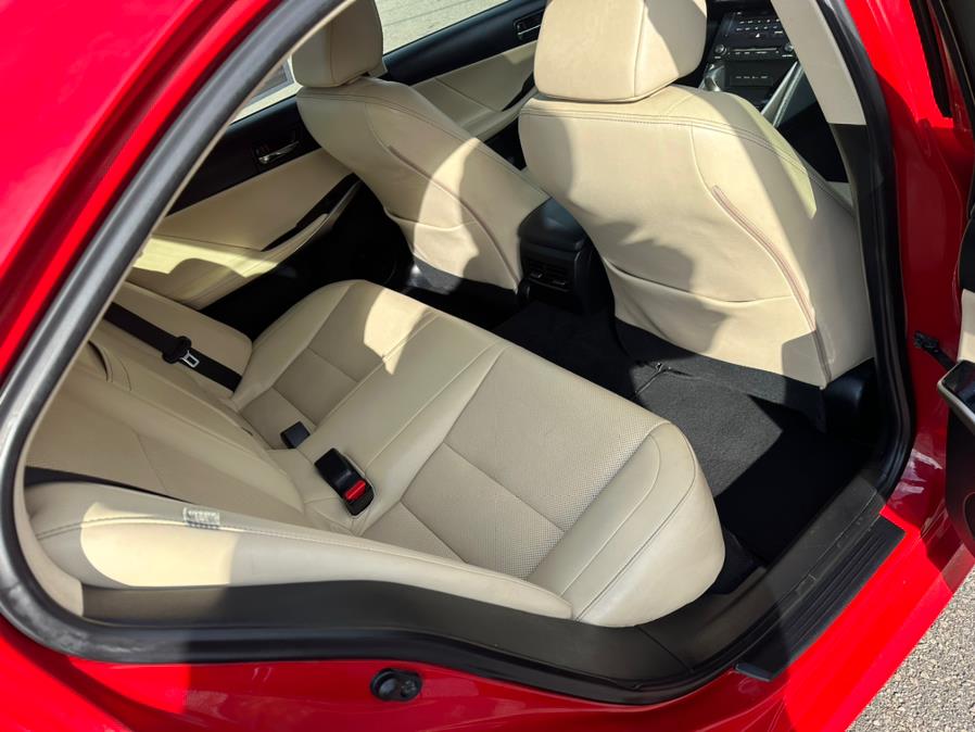 2016 Lexus IS 300 photo