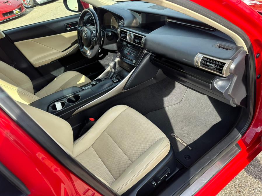 2016 Lexus IS 300 photo