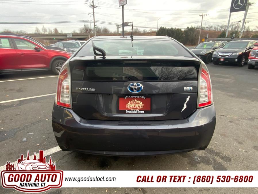 2015 Toyota Prius 5dr HB Two (Natl) photo