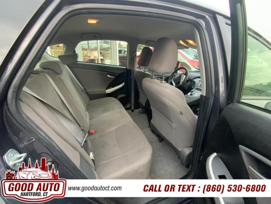 2015 Toyota Prius 5dr HB Two (Natl) photo