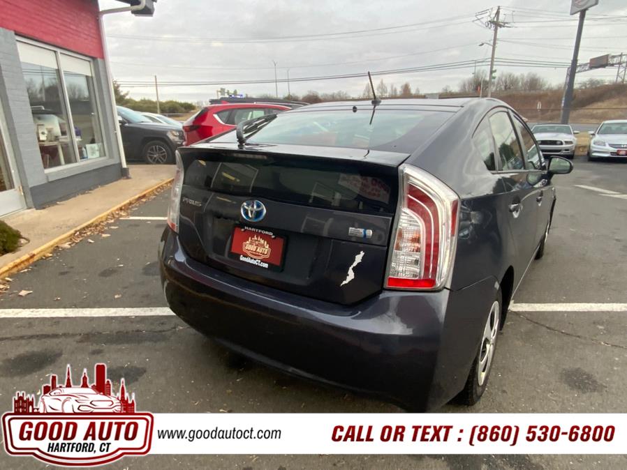 2015 Toyota Prius 5dr HB Two (Natl) photo