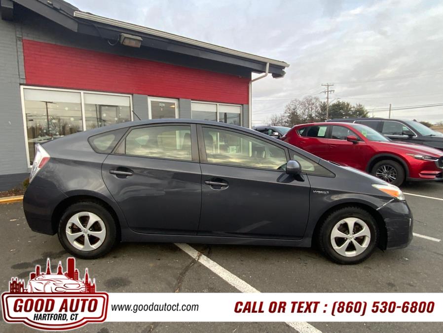 2015 Toyota Prius 5dr HB Two (Natl) photo
