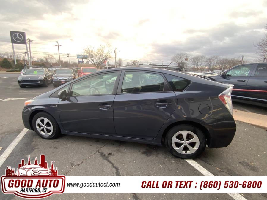 2015 Toyota Prius 5dr HB Two (Natl) photo