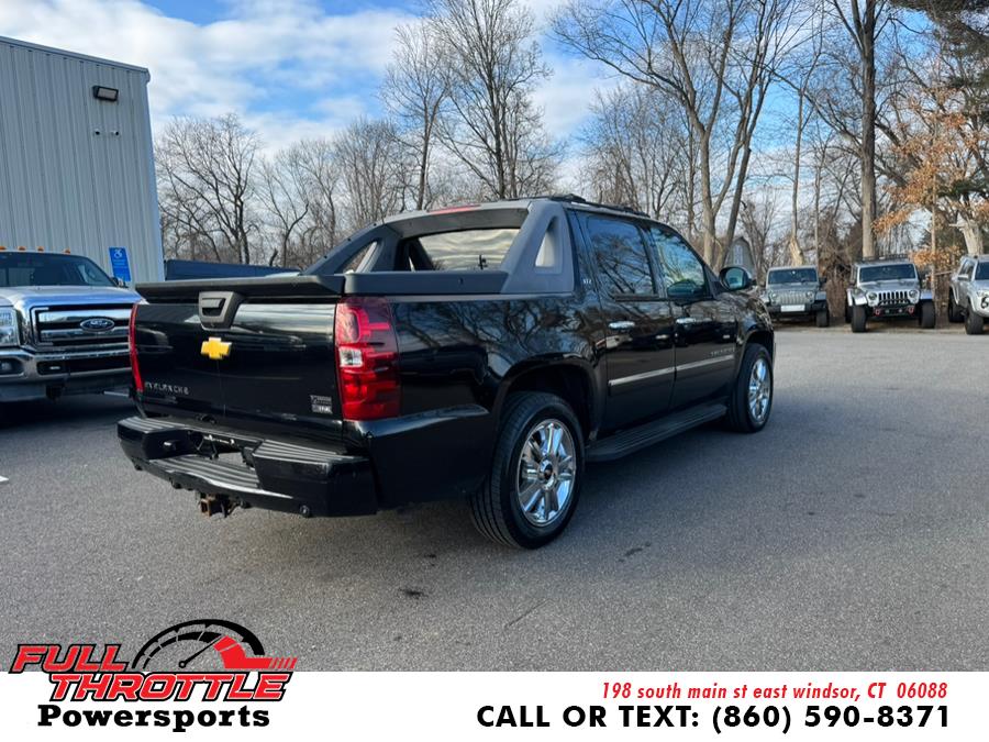2009 Chevrolet Avalanche LTZ photo