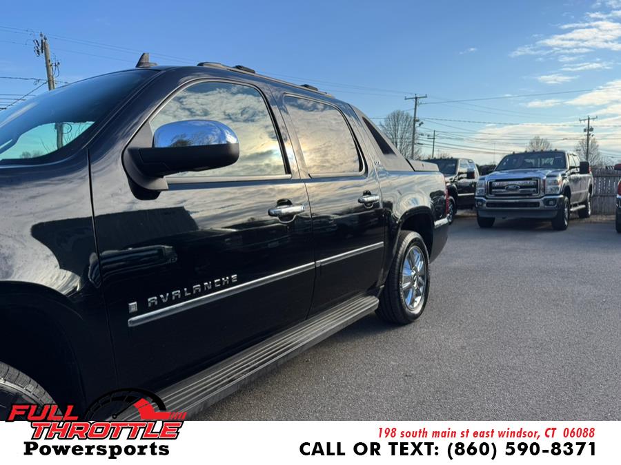2009 Chevrolet Avalanche LTZ photo