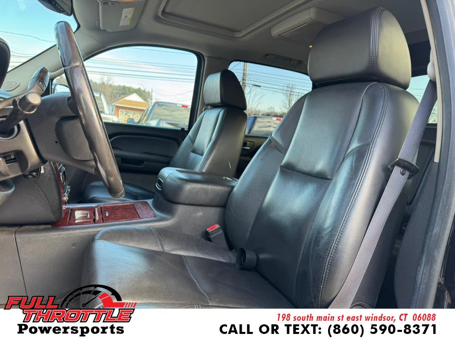 2009 Chevrolet Avalanche LTZ photo