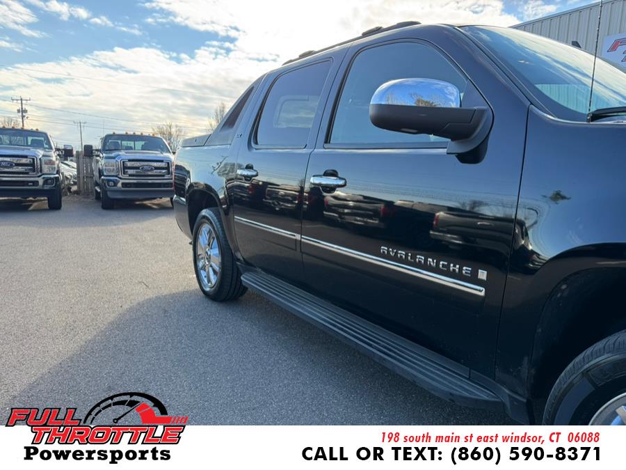 2009 Chevrolet Avalanche LTZ photo
