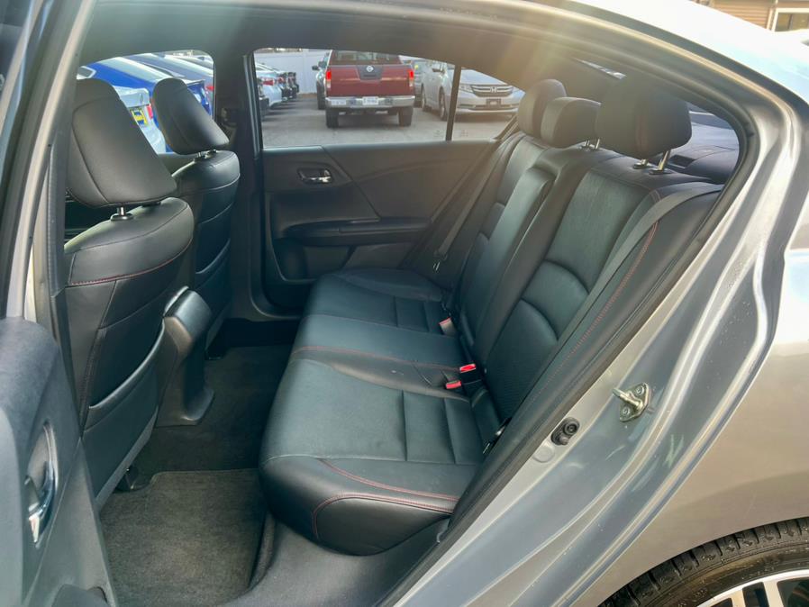 2017 Honda ACCORD SEDAN Sport SE CVT photo