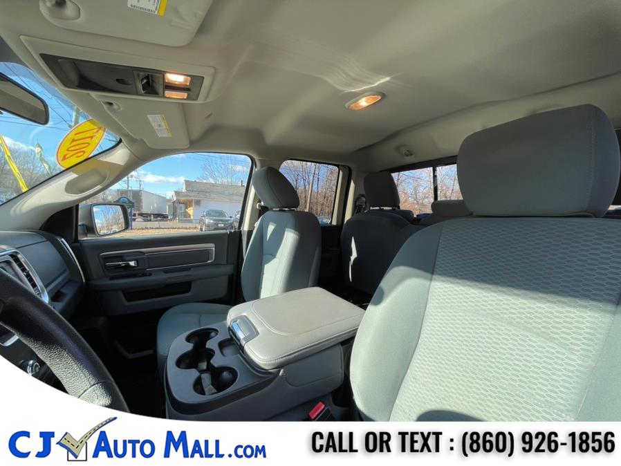 2017 RAM 1500 SLT 4x4 Quad Cab 6''4