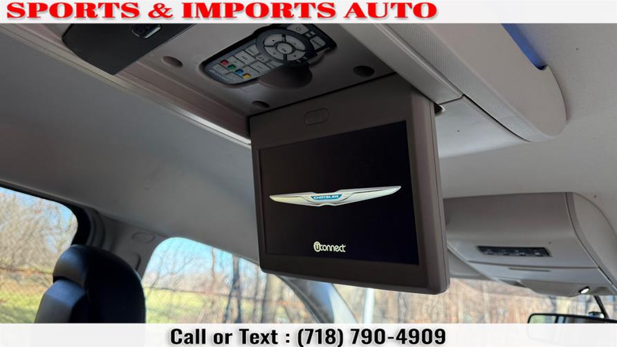 2016 Chrysler Town & Country 4dr Wgn Touring photo
