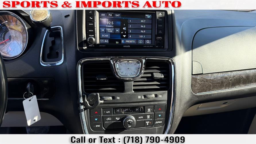 2016 Chrysler Town & Country 4dr Wgn Touring photo