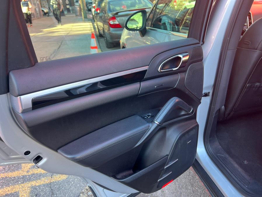 2013 Porsche Cayenne photo