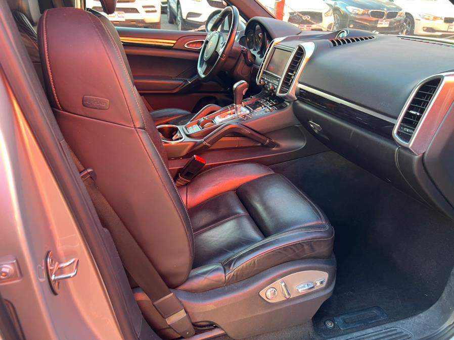 2013 Porsche Cayenne photo