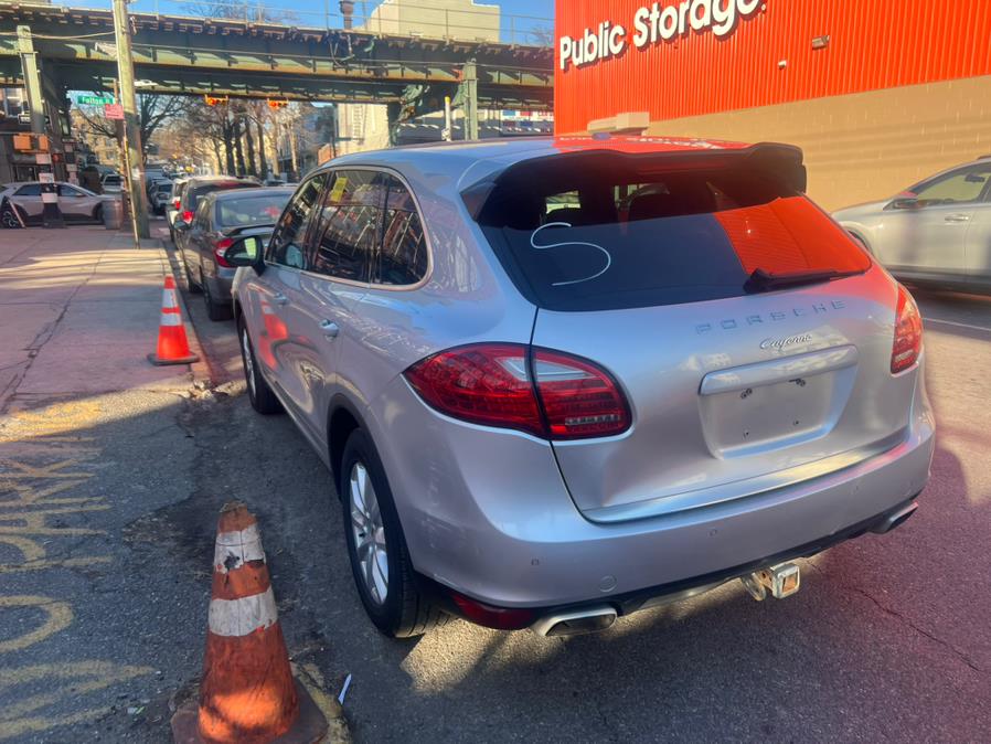 2013 Porsche Cayenne photo