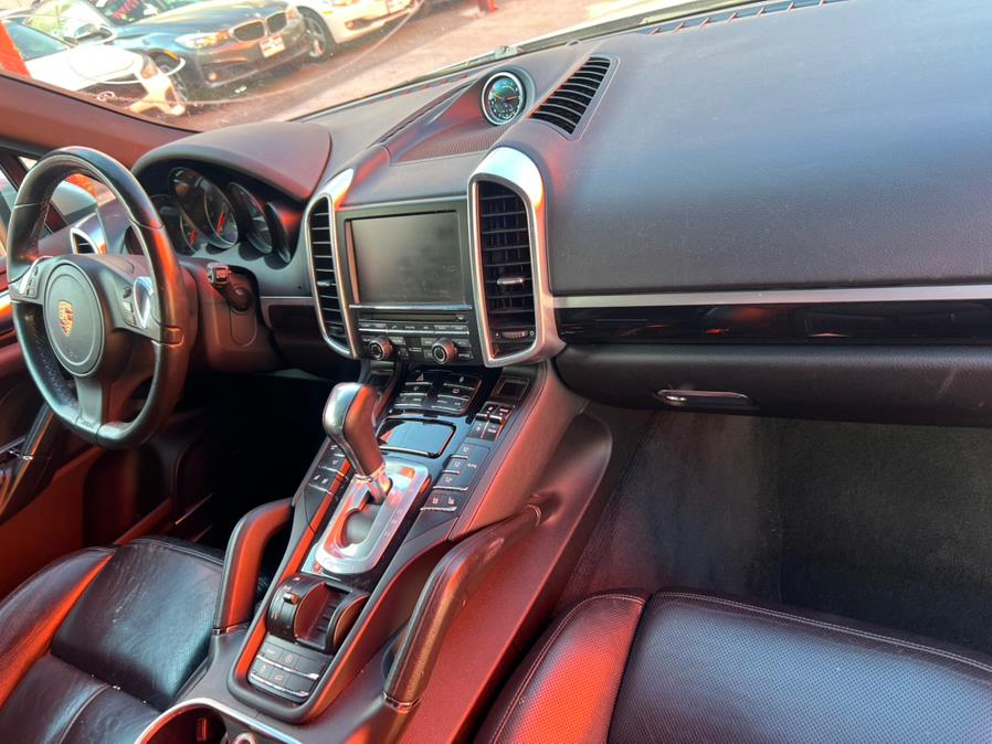 2013 Porsche Cayenne photo