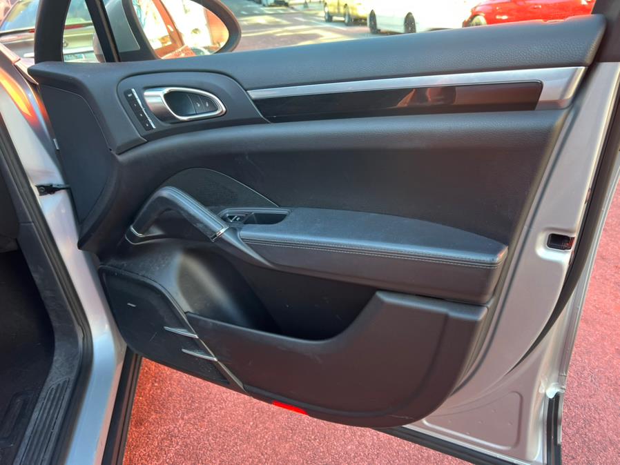 2013 Porsche Cayenne photo