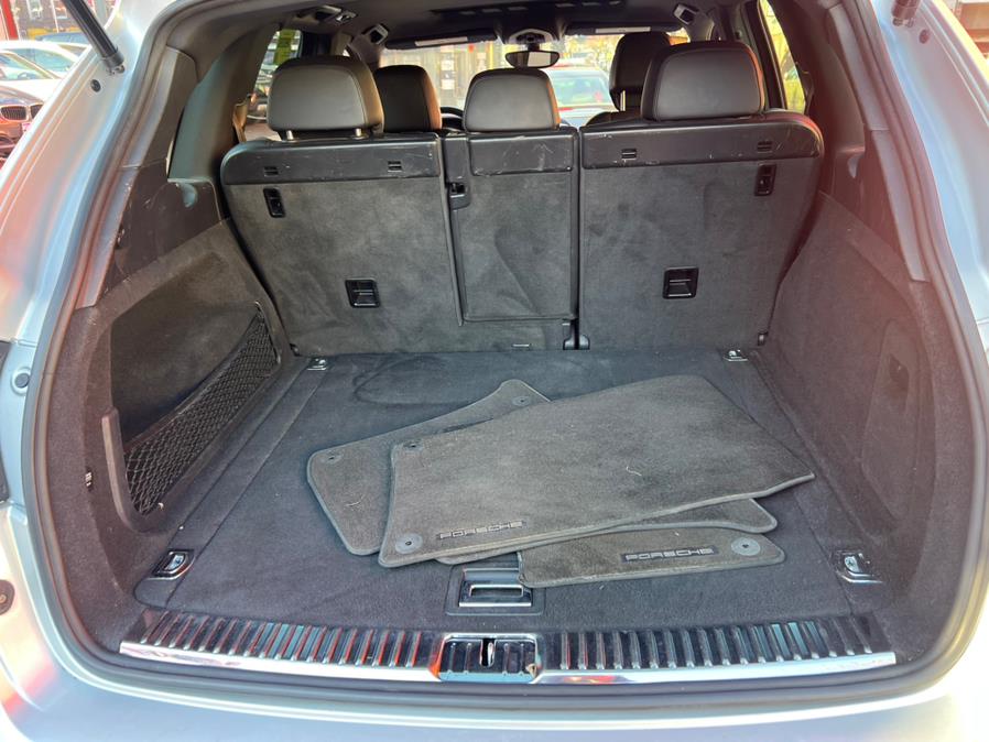 2013 Porsche Cayenne photo