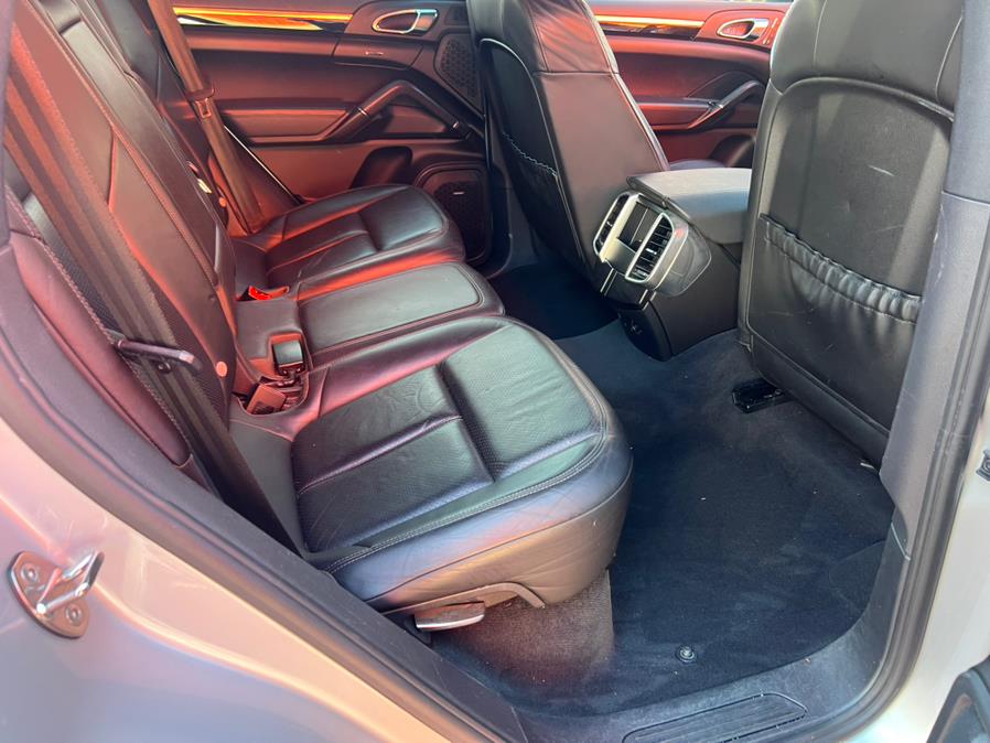 2013 Porsche Cayenne photo